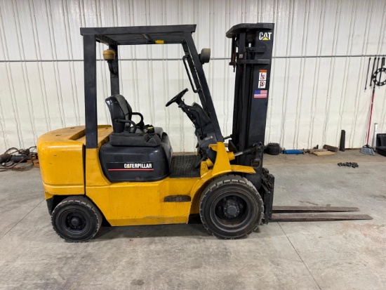 CAT DP25K FORKLIFT SN:AT18H-05371 powered by Cat diesel engine, equipped with OROPS, 5,000lb lift