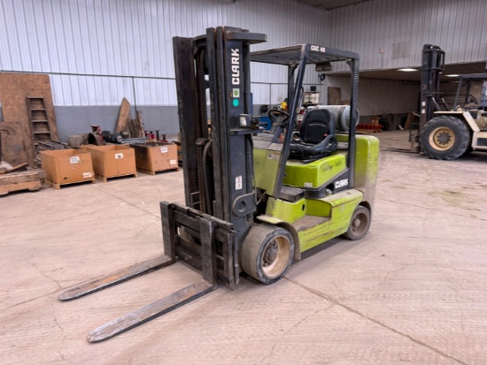 CLARK CGC40 FORKLIFT SN:CGC47CL-0037-676-13FP powered by LP engine, equipped with OROPS, 8,000lb