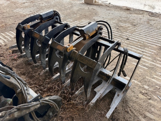 RAYCO 90IN. WIDE HYDRAULIC LOG GRAPPLE SKID STEER ATTACHMENT SN:21216 twin cylinder.