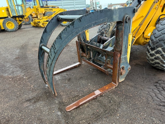 CAT 48IN. HYDRAULIC LOG FORKS RUBBER TIRED LOADER ATTACHMENT fits Cat 930G, quick coupler.