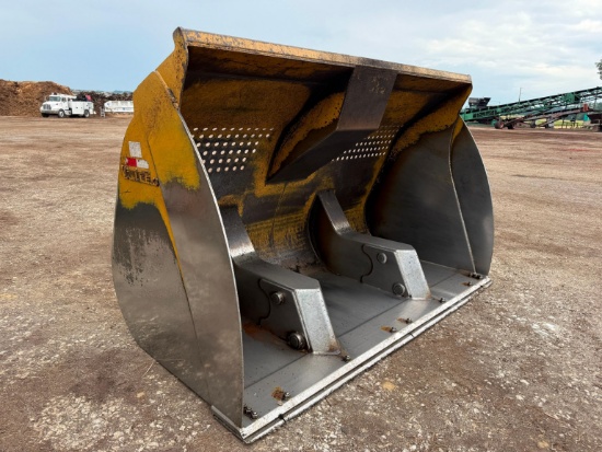 VALLEE G04-AJ-126-A142-1-0001 HIGH TIP BUCKET/BOCE RUBBER TIRED LOADER ATTACHMENT SN:213G041003 fits