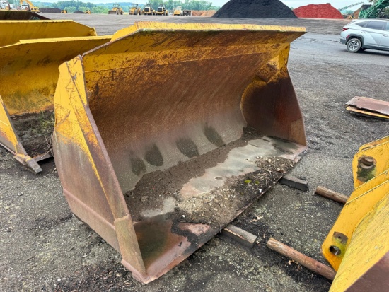 GP BUCKET RUBBER TIRED LOADER ATTACHMENT fits Cat 950, quick coupler mount.