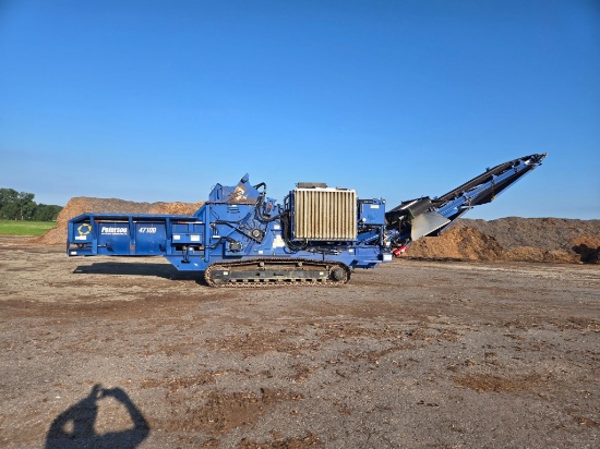 PETERSON 4710B HORIZONTAL GRINDER SN:29B-127-1805 powered by Cat C18 diesel engine(new
