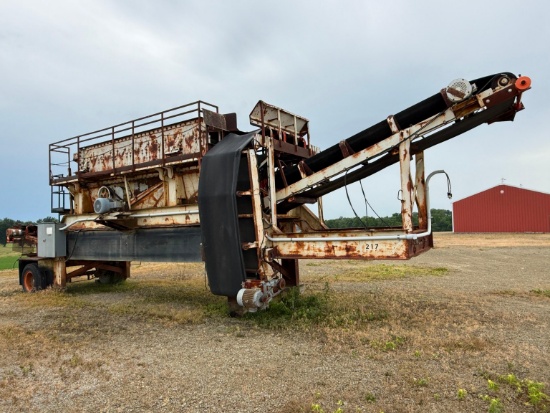 CRUSHER SYSTEMS SCREENING PLANT SN:2475 electric powered, equipped with 5ft. x 16ft. double deck