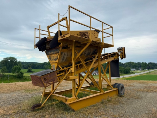 PORTABLE INCLINED SCREENING PLANT electric powered, equipped with 4ft. X 10ft. Double deck screen