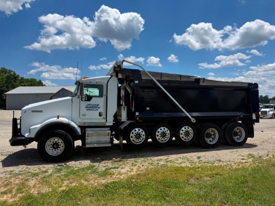 2011 KENWORTH T800 DUMP TRUCK VN:1NKDXBEX5BJ280654 powered by Cat C15 ACERT diesel engine, 490hp,