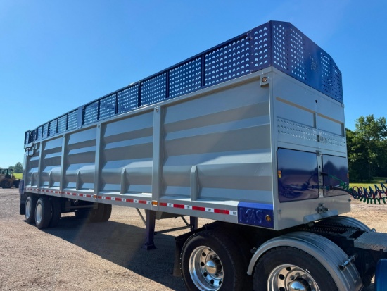 2026 NEVER USED MAS 40FT. SILAGE TRAILER VN:3M7TK4024TU000316 equipped with 40ft. Length, 80,000lb