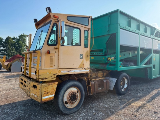 1994 CAPACITY TJ4000 YARD HORSE SN:8246 powered by Cummins diesel engine, equipped with automatic