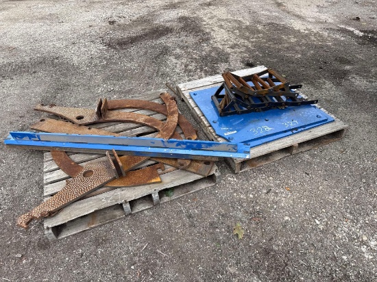 (2) ROTOR MILL WEAR PLATES & MISC. FEED TABLE CHAIN REPAIR PIECES FOR PETERSON, ASSORTED SCREEN,