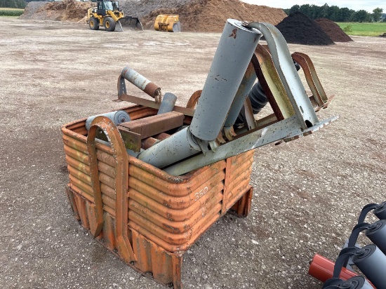 (5) TROUGHING ROLLERS & MISC CANS SUPPORT EQUIPMENT