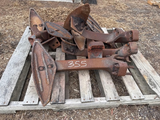 PALLET OF USED PADDLES & ARMS FOR COLORING MACHINE SUPPORT EQUIPMENT