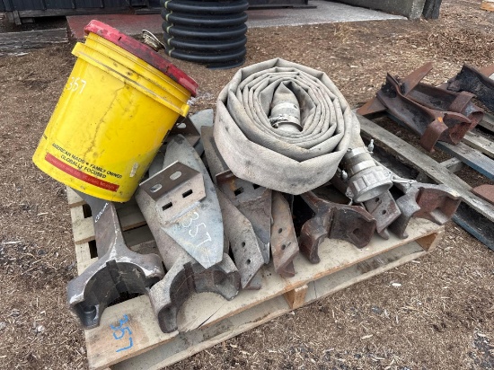 PALLET OF COLOR MACHINE ARMS & PADDLES SUPPORT EQUIPMENT