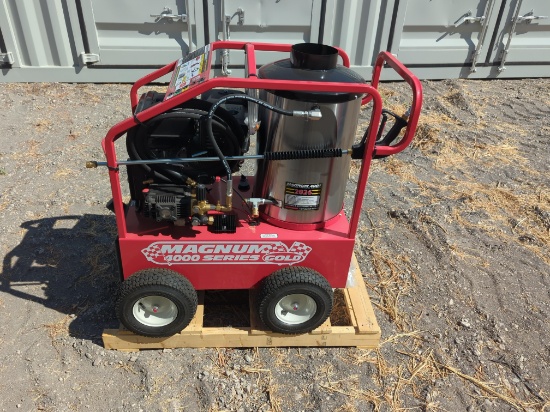 NEW EASY KLEEN MAGNUM GOLD PRESSURE WASHER powered by gas engine, equipped with 4000PSI, 12Volt,