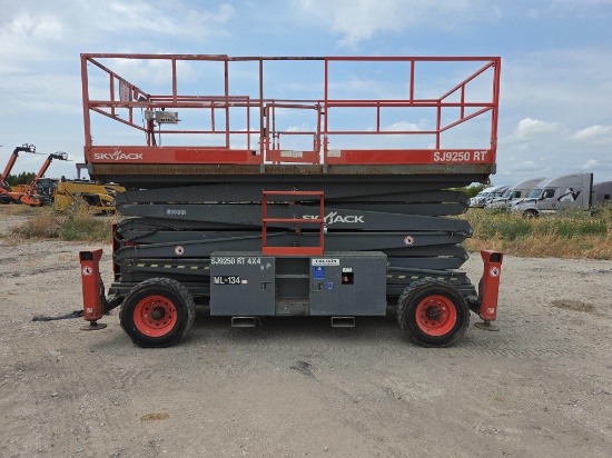 SKYJACK SJ9250 SCISSOR LIFT SN:50001392 4x4, powered by diesel engine, equipped with 50ft. Platform