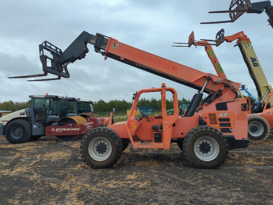 SKYTRAK 8042 TELESCOPIC FORKLIFT SN:160082313 4x4, powered by diesel engine, equipped with OROPS,