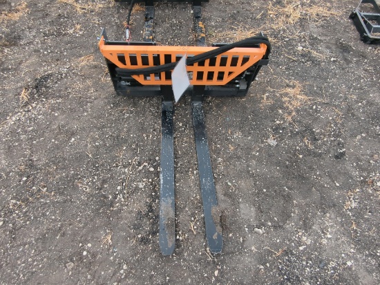NEW LANDHONOR HPF-11-3000G HYDRAULIC PALLET FORKS NEW SUPPORT EQUIPMENT