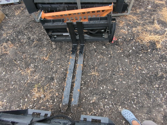 NEW LANDHONOR HPF-11-3000G HYDRAULIC PALLET FORKS NEW SUPPORT EQUIPMENT