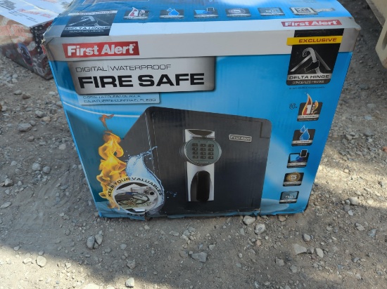 New First Alert 2087fa .94 Cu Ft Fire And Water Proof Dial Combination Safe New Support Equipment