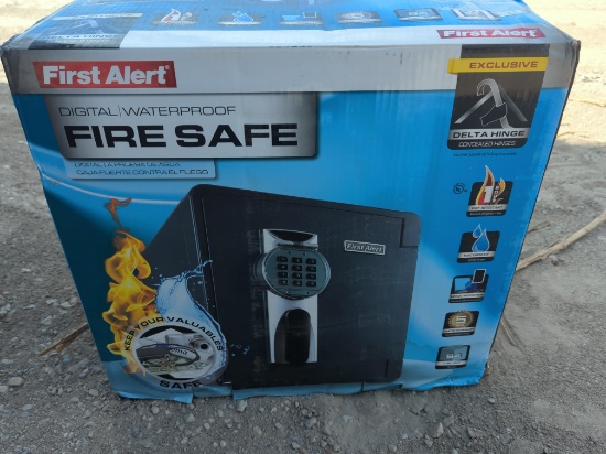 New First Alert 2087fa .94 Cu Ft Fire And Water Proof Dial Combination Safe New Support Equipment