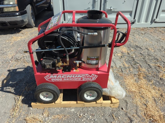 NEW EASY KLEEN MAGNUM GOLD PRESSURE WASHER powered by gas engine, equipped with 4000PSI, 12Volt,