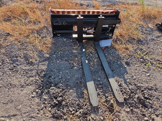 NEW WOLVERINE PFA-11-3300G 48IN. HYDRAULIC ADJUSTABLE PALLET FORKS SKID STEER ATTACHMENT