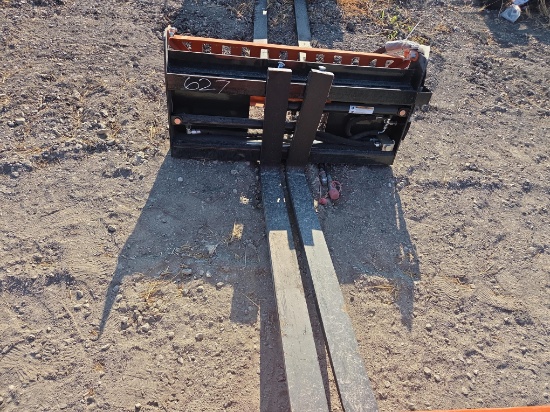 NEW WOLVERINE PFA-11-3300G 48IN. HYDRAULIC ADJUSTABLE PALLET FORKS SKID STEER ATTACHMENT
