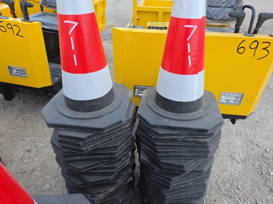 NEW SDLANCH (50) TRAFFIC CONES NEW SUPPORT EQUIPMENT