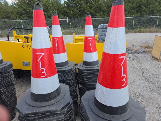 NEW SDLANCH (50) TRAFFIC CONES NEW SUPPORT EQUIPMENT