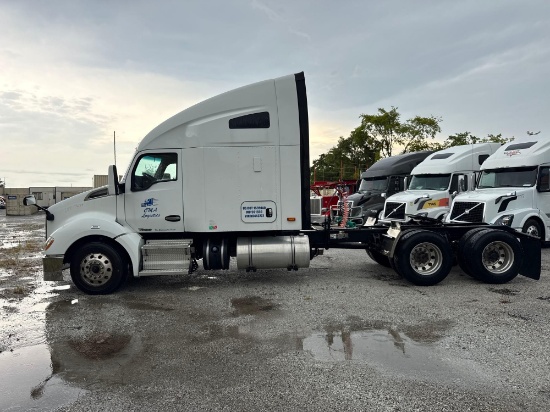 2021 KENWORTH T680 TRUCK TRACTOR VN:1XKYDP9X2MJ443772 powered by Paccar MX-13 diesel engine, 455hp,