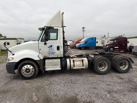2015 INTERNATIONAL PROSTAR 122 TRUCK TRACTOR VN:1HSDJAPR4FH726342 powered by Cummins ISX15-425ST
