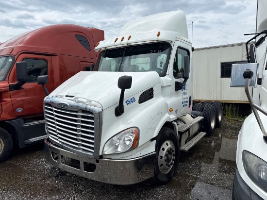 2015 FREIGHTLINER CASCADIA 113 TRUCK TRACTOR VN:3AKJGBDV3FSGS7445 powered by Detroit diesel engine,