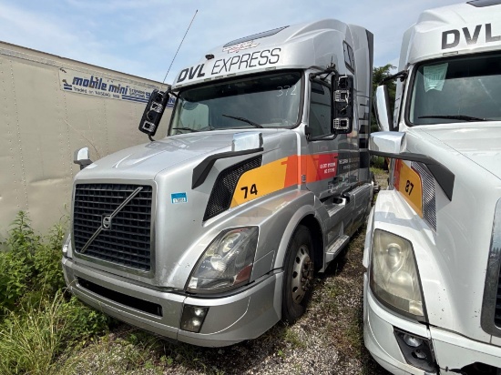 2017 VOLVO VNL TRUCK TRACTOR VN 4V4NC9EH1HN988960 powered by Volvo D13 diesel engine, 425hp,