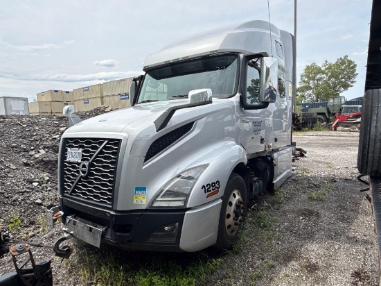 2017 VOLVO VNL TRUCK TRACTOR VN 4V4NC9EH2LN244471 powered by Volvo D13 diesel engine, 455hp,