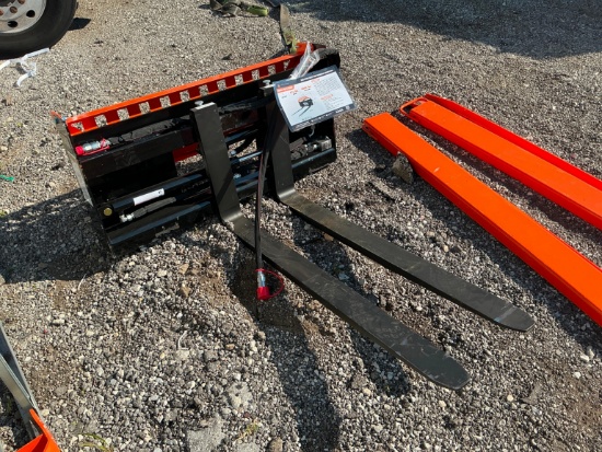 NEW WOLVERINE PFA-11-3300G 48IN. HYDRAULIC ADJUSTABLE PALLET FORKS SKID STEER ATTACHMENT