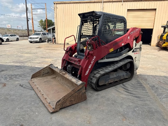 2017 TAKEUCHI TL10-V2 RUBBER TRACKED SKID STEER SN:410000425 powered by Kubota diesel engine,