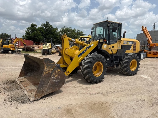 KOMATSU WA320-7 RUBBER TIRED LOADER SN:A36640 powered by Komatsu SAA6D107E-2 diesel engine, equip...