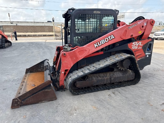 2019 KUBOTA SVL95-2SHC RUBBER TRACKED SKID STEER SN:45364HF powered by Kubota diesel engine,