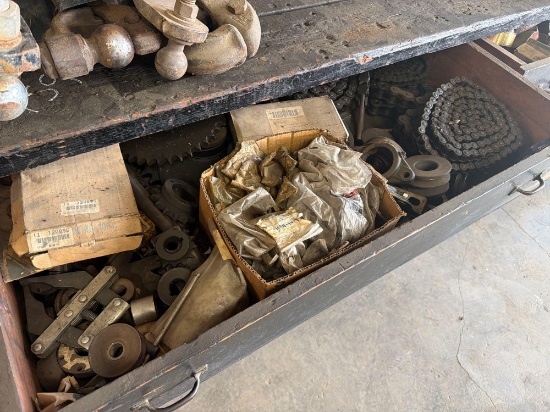 Drawer Of Chains For Equipment And Parts Support Equipment