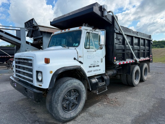 1986 INTERNATIONAL F1954 DUMP TRUCK VN:1HTLKTVR0GHA33095 powered by International 7.6L diesel