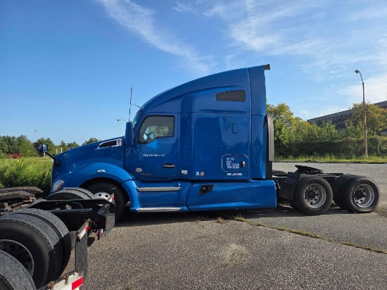 2020 KENWORTH T680 TRUCK TRACTOR VN:317550 powered by Paccar MX13 diesel engine, 455hp, equipped
