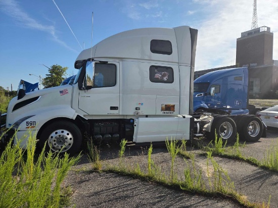 2017 VOLVO VNL860 TRUCK TRACTOR VN:638228 powered by D13 diesel engine, 500hp, equipped with