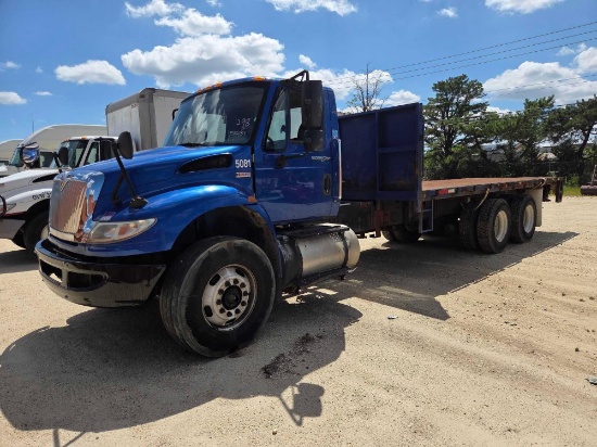2015 INTERNATIONAL FLATBED TRUCK VN:182157 powered by Maxxforce diesel engine, equipped with