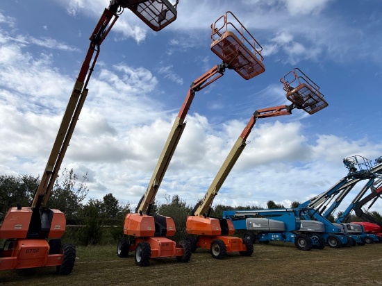 JLG 660SJ BOOM LIFT SN:300165723 4x4, powered by diesel engine, equipped with 66ft. Platform height,