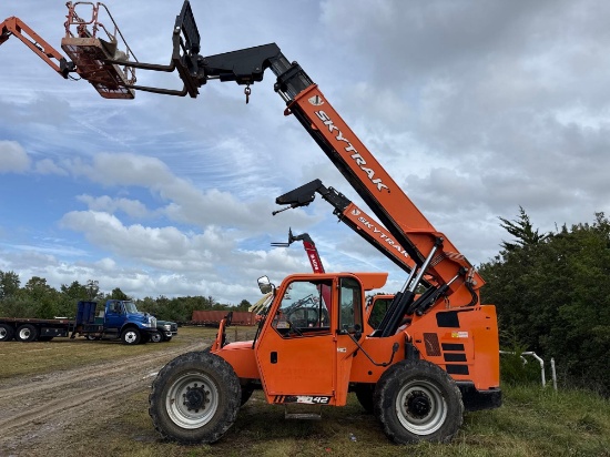 2017 SKYTRAK 8042 TELESCOPIC FORKLIFT SN:160079136 4x4, powered by diesel engine, equipped with