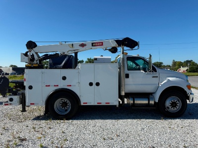 2007 FORD F750 XLT SD SERVICE TRUCK VN:3FRWF75F57V509889 powered by Cummins ISB230 diesel engine,