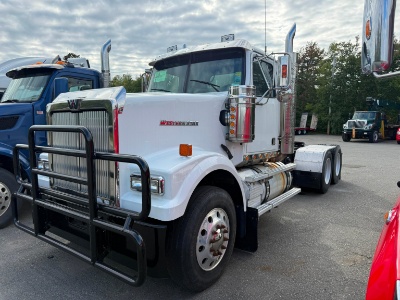 2017 WESTERN STAR 4900SF TRUCK TRACTOR VN:5KJJAED1XHPHY5945 powered by Detroit DD16 diesel engine,