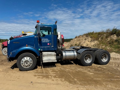 2007 KENWORTH T800 TRUCK TRACTOR VN:1XKDDB0X97J194907 powered by Cat C15 ACERT diesel engine, 475...
