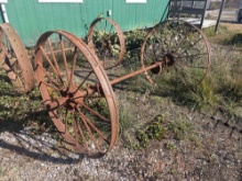 ANTIQUE TRACTOR AXEL