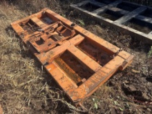 AGRICULTURAL TAILGATE / GRAIN DOOR SUPPORT EQUIPMENT