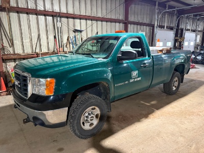 2008 GMC 2500HD PICKUP TRUCK VN:1GTHK24K98E215511 4x4, powered by 6.0L V8 gas engine, equipped with